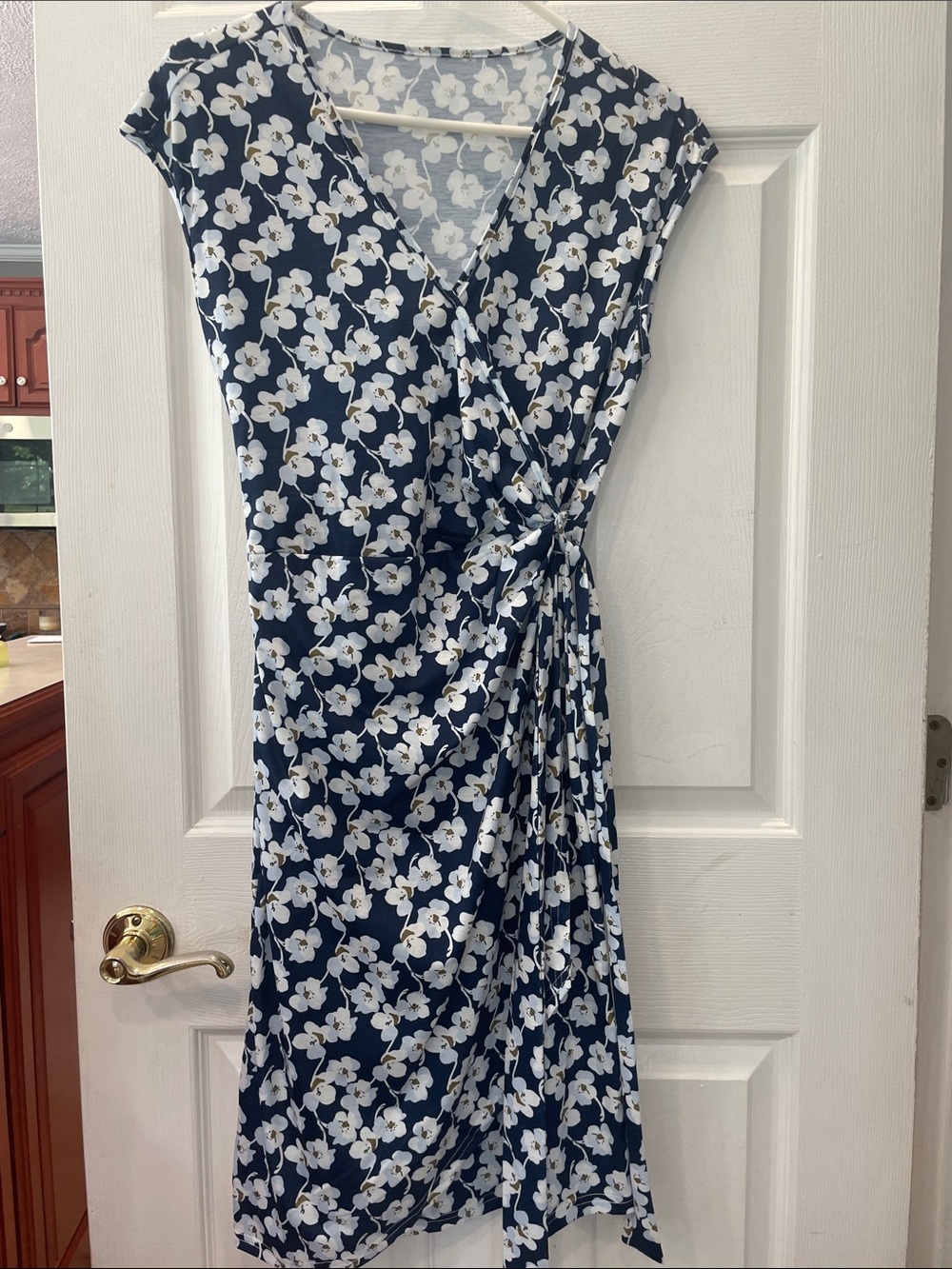 Floral Wrap Midi Dress in Navy and White size L
